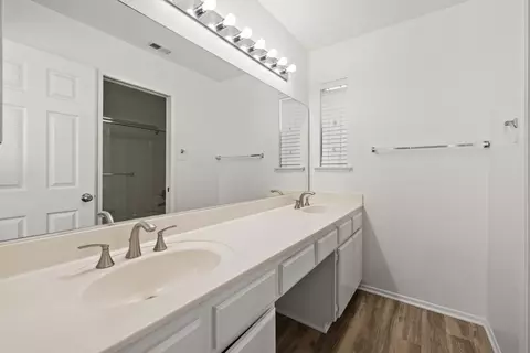 Bath - 7624 Freestone Ln, Littlerock, CA 93543 photo 2 of 2