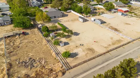 View/Area - 7624 Freestone Ln, Littlerock, CA 93543 photo 2 of 4
