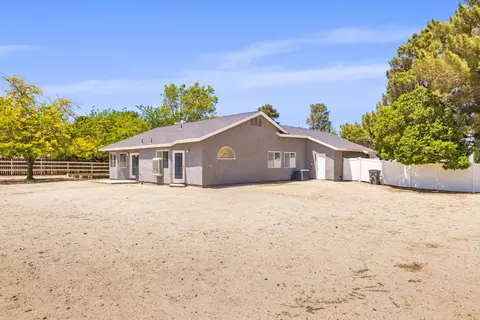 Exterior - 7624 Freestone Ln, Littlerock, CA 93543 photo 4 of 5