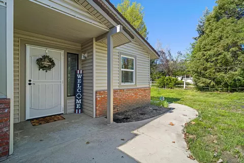 30140 Brassie Ct, Tehachapi, CA 93561 photo 6