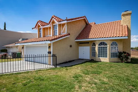 1503 Newgrove St W, Lancaster, CA 93534