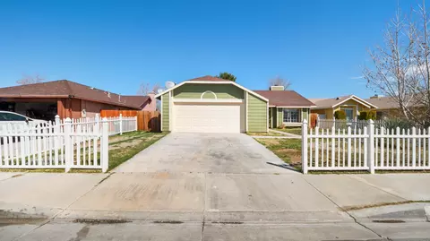 653 Twinberry Ln, Lancaster, CA 93534