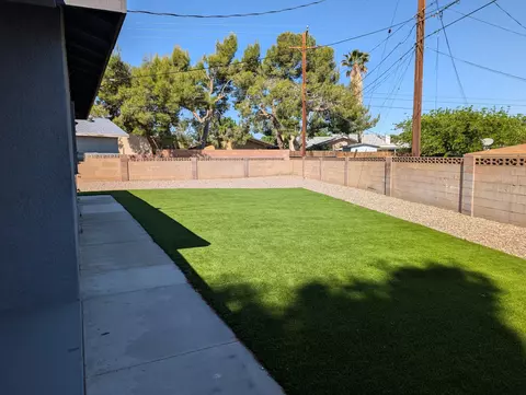 Exterior - 607 Pondera St E, Lancaster, CA 93535 photo 3 of 5