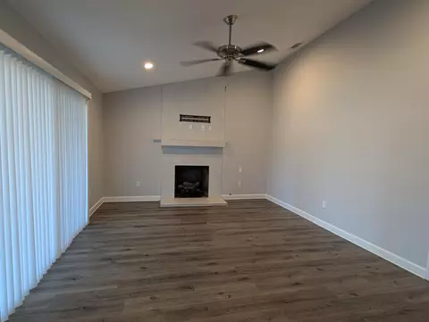 Living - 607 Pondera St E, Lancaster, CA 93535 photo 3 of 5