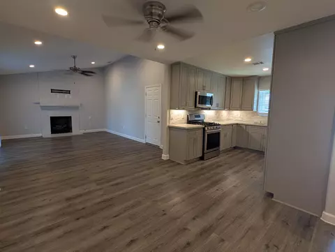 Living - 607 Pondera St E, Lancaster, CA 93535 photo 4 of 5