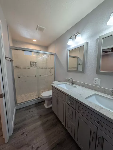 Bath - 607 Pondera St E, Lancaster, CA 93535 photo 1 of 3