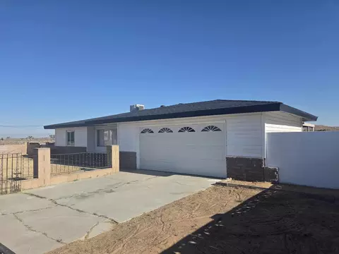 Exterior - 26501 Anderson St, Boron, CA 93516 photo 2 of 3