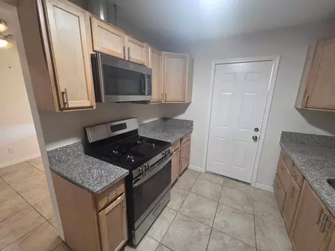 Kitchen - 26501 Anderson St, Boron, CA 93516 photo 1 of 2