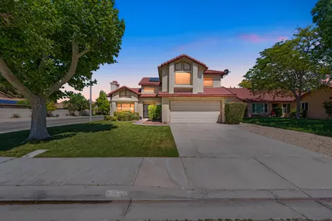 44202 Soft Ave, Lancaster, CA 93536