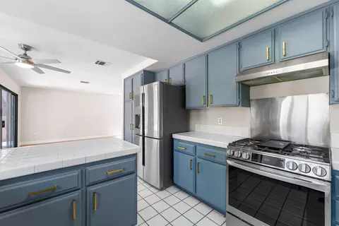 Kitchen - 44202 Soft Ave, Lancaster, CA 93536 photo 4 of 6