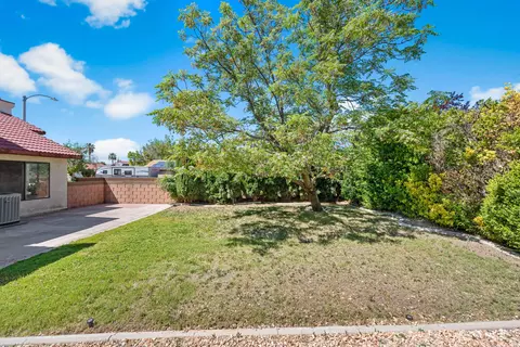 Exterior - 44202 Soft Ave, Lancaster, CA 93536 photo 8 of 11