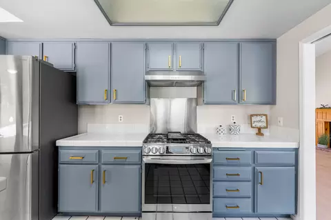 Kitchen - 44202 Soft Ave, Lancaster, CA 93536 photo 5 of 6