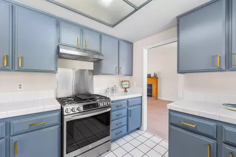 Kitchen - 44202 Soft Ave, Lancaster, CA 93536 photo 6 of 6