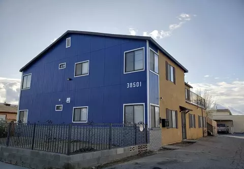 38501 Larkin Ave, Palmdale, CA 93550