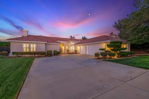 41110 Summitview Ln, Palmdale, CA 93551