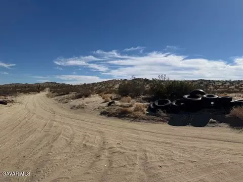 21500 Ave Q E, Palmdale, CA 93591 photo 2