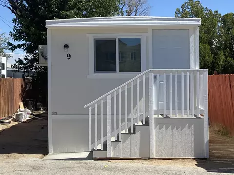 1258 Rosamond Blvd W #SPC 9, Rosamond, CA 93560