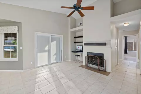 Living - 36921 45th St E, Palmdale, CA 93552 photo 5 of 7