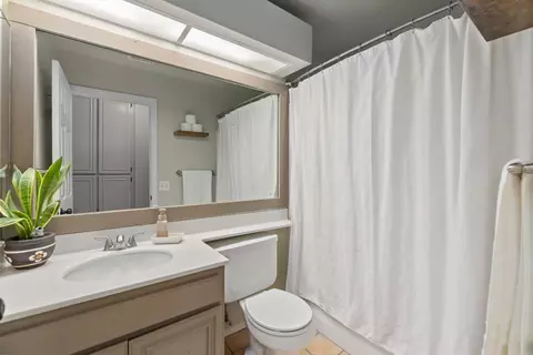 Bath - 36921 45th St E, Palmdale, CA 93552 photo 1 of 2