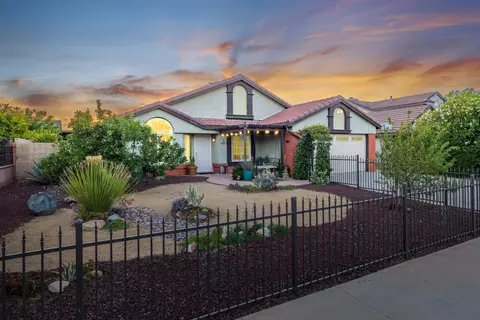 36921 45th St E, Palmdale, CA 93552