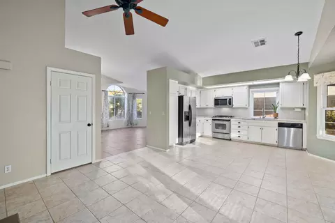 Entry Way - 36921 45th St E, Palmdale, CA 93552 photo 1 of 1