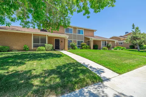 44156 30th St W, Lancaster, CA 93536