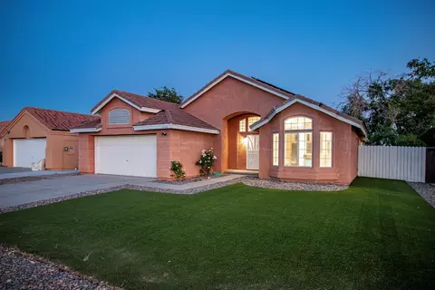 1016 Royal Palm Dr, Rosamond, CA 93560