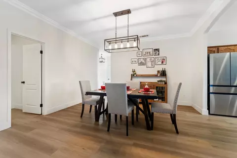 Dining - 28341 Braeburn Dr, Tehachapi, CA 93561 photo 1 of 2