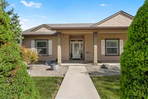 Exterior - 28341 Braeburn Dr, Tehachapi, CA 93561 photo 5 of 9