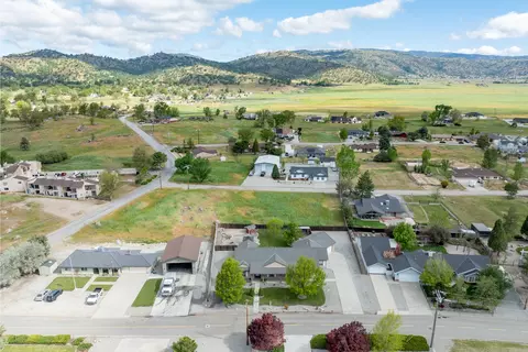 View/Area - 28341 Braeburn Dr, Tehachapi, CA 93561 photo 6 of 8