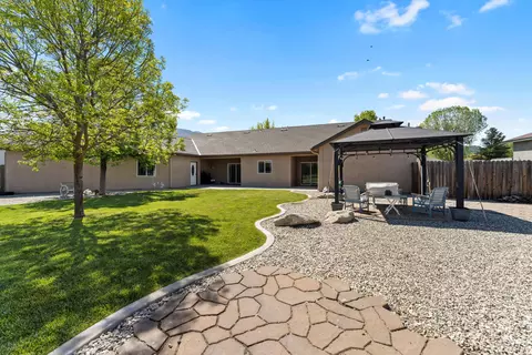 Exterior - 28341 Braeburn Dr, Tehachapi, CA 93561 photo 8 of 9