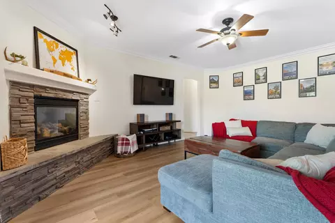 Living - 28341 Braeburn Dr, Tehachapi, CA 93561 photo 1 of 1