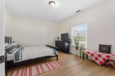 Bedroom - 28341 Braeburn Dr, Tehachapi, CA 93561 photo 4 of 5