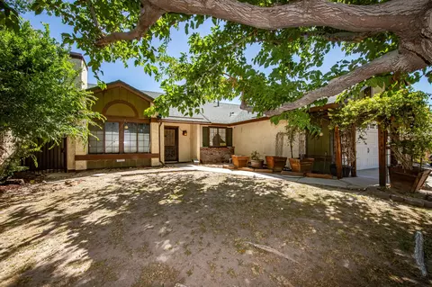 1736 Avenue K-10 W, Lancaster, CA 93534