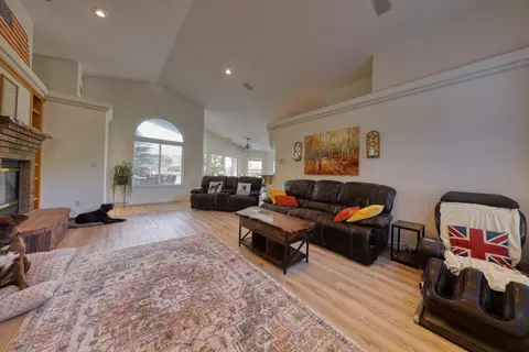 Living - 29571 Jamaica Dunes Dr, Tehachapi, CA 93561 photo 1 of 1