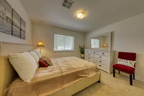 Bedroom - 29571 Jamaica Dunes Dr, Tehachapi, CA 93561 photo 2 of 3