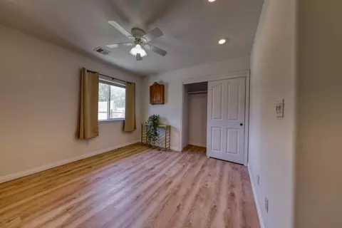 Bedroom - 29571 Jamaica Dunes Dr, Tehachapi, CA 93561 photo 1 of 3