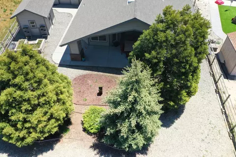 Exterior - 29571 Jamaica Dunes Dr, Tehachapi, CA 93561 photo 8 of 8