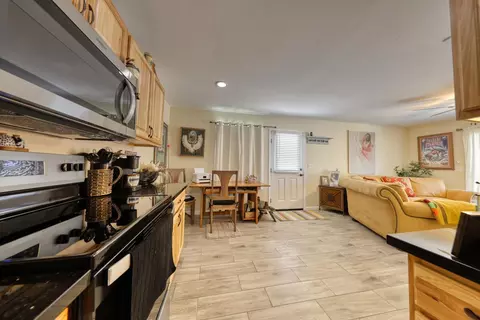 Kitchen - 26701 Sutter Ct, Tehachapi, CA 93561 photo 9 of 9