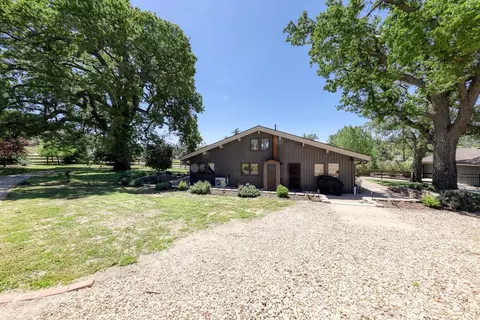 Exterior - 26701 Sutter Ct, Tehachapi, CA 93561 photo 8 of 18