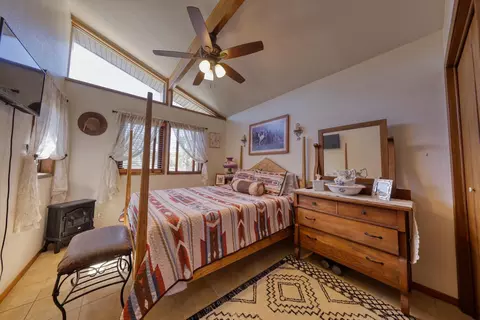 Bedroom - 26701 Sutter Ct, Tehachapi, CA 93561 photo 3 of 6