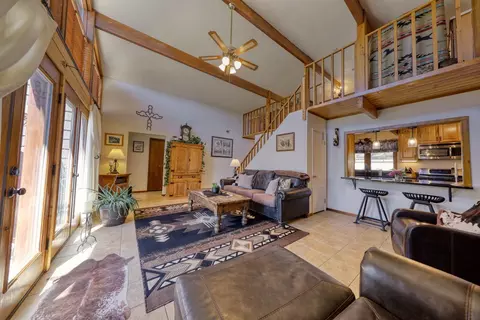 Living - 26701 Sutter Ct, Tehachapi, CA 93561 photo 4 of 7