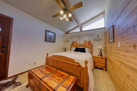Bedroom - 26701 Sutter Ct, Tehachapi, CA 93561 photo 1 of 6