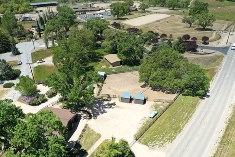 View/Area - 26701 Sutter Ct, Tehachapi, CA 93561 photo 1 of 2