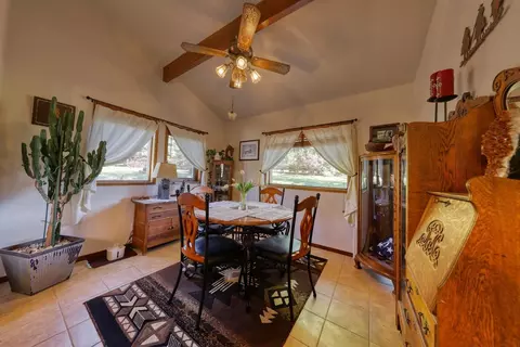 Dining - 26701 Sutter Ct, Tehachapi, CA 93561 photo 1 of 3