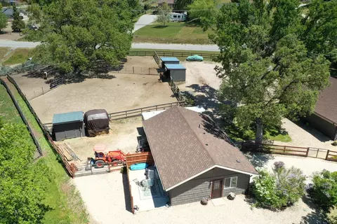 Exterior - 26701 Sutter Ct, Tehachapi, CA 93561 photo 15 of 18