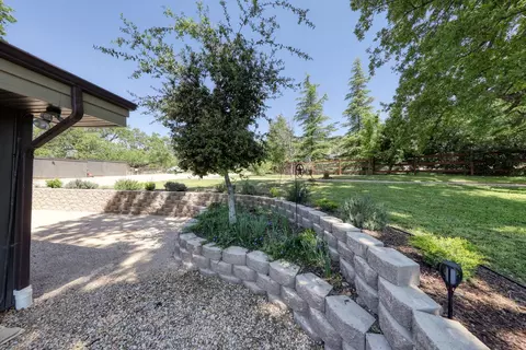 Exterior - 26701 Sutter Ct, Tehachapi, CA 93561 photo 5 of 18
