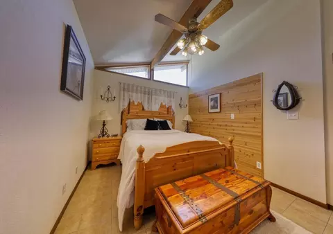 Bedroom - 26701 Sutter Ct, Tehachapi, CA 93561 photo 2 of 6