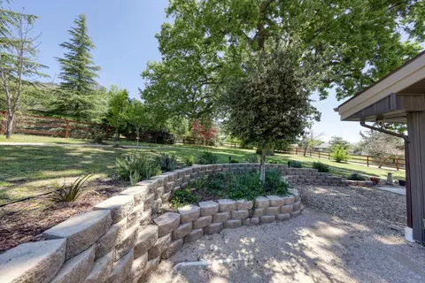 Exterior - 26701 Sutter Ct, Tehachapi, CA 93561 photo 6 of 18