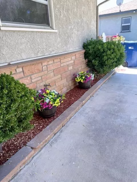 Exterior - 44432 Lowtree Ave, Lancaster, CA 93534 photo 5 of 13